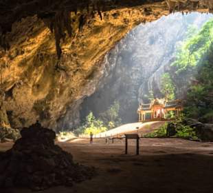 Tempel in der Phraya Nakhon Höhle