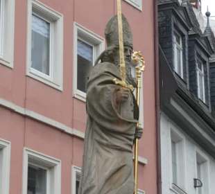 Der Kiliansbrunnen in der Altstadt von Kitzingen