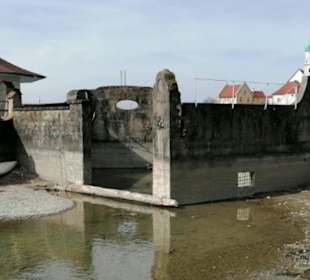 Schiffsanlegestelle - Badehaus