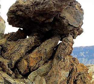 Aufgetürmte Lavasteine im Nationalpark