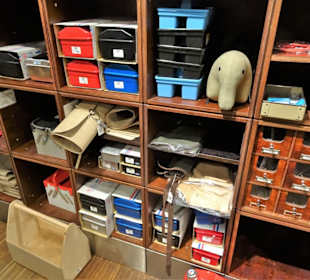 In den Verkaufsräumen des Manufactum Warenhauses