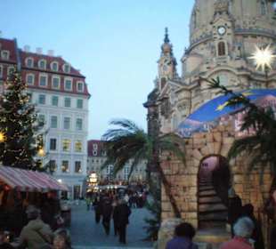 Weihnachtsmarkt auf dem Neumarkt Dresden