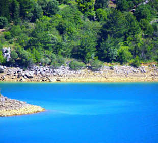 Der Staudamm selbst in voller Pracht