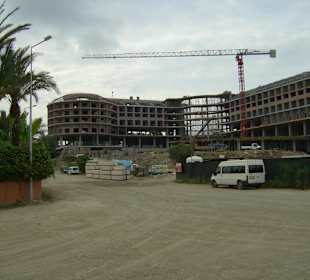 Baustelle vor dem Hotel Dynasty