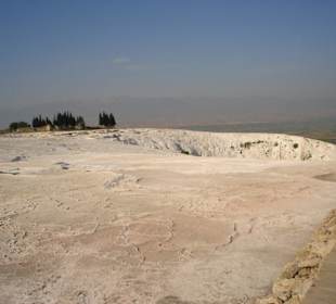 Непосещаемая туристами часть Памуккале