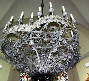 St.Nikolai Kronleuchter seitlich