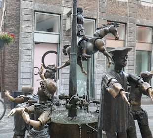 Der Puppenbrunnen mit beweglichen Figuren