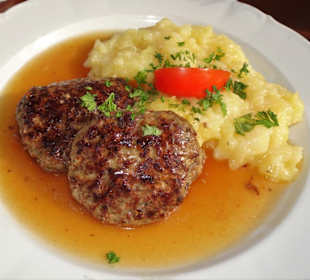 Fleischpflanzerl im Gasthof Zur schönen Aussicht