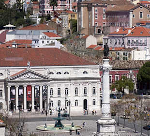 Blick vom Elevador de Santa Justa zum Rossio