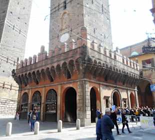Turm Asinelli
