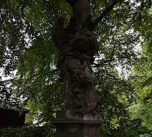 Valdštejn - posągi