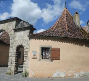 Bei der Rödertoranlage in Rothenburg ob der Tauber