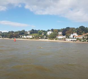 Vorbei an kleinen Hamburger Teilorten