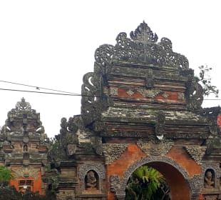 Puri Saren Agung