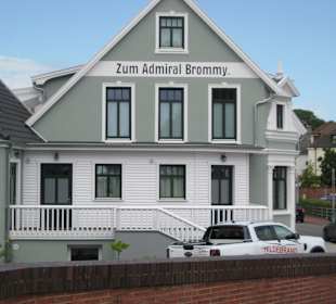 Mitteldeichstraße / Haus "Zum Admiral Brommy"