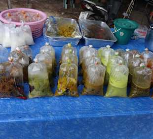 Essenstand am Markt von Kamala