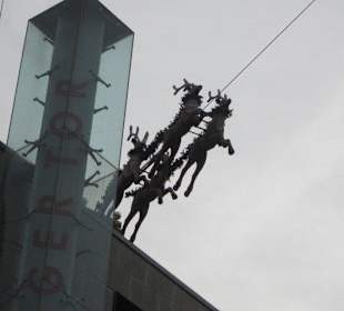 Weihnachtsmann + Kutsche am Stahlseil