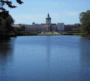 Wir nähern uns langsam dem Schloss Charlottenburg