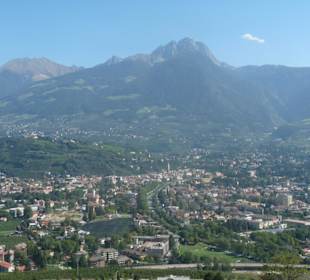 Schöner Blick auf Meran im September