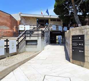 Eingang zum Museo Archeologico Nazionale