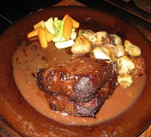 Das berühmte Kamelsteak mit Schokisauce