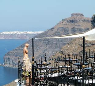 Wunderschöne Ausblicke an der Caldera in Thira