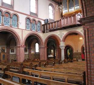 Blick in das Kirchenschiff