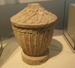 Rheinisches Landesmuseum - Ascheurne