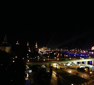 Blick über die Altstadt und Elbe von der 8. Etage 