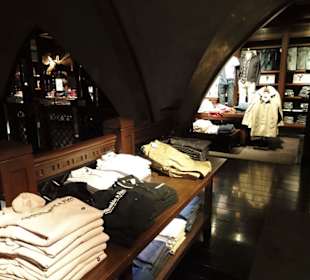 Im Abercrombie & Fitch Store Hamburg