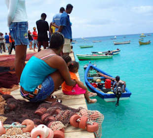 Ankunft eines Fischerbootes