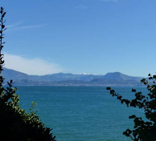 Blick von den Grotten des Catullo