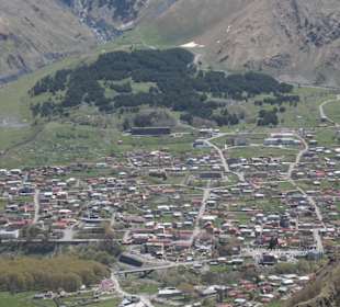 Gergetier Dreifaltigkeitskirche - Fernblick