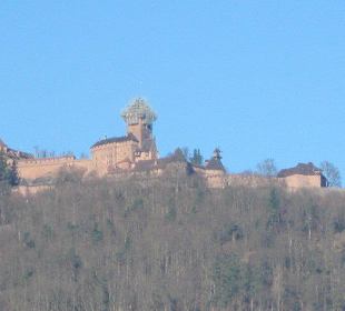 Die Haut Königsburg aus der Ferne