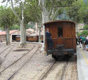 Die alte Siemens Bahn, am Bahnhof