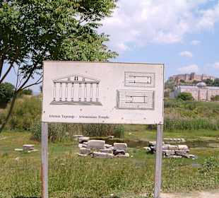 Hinweisschild auf Artemistempel