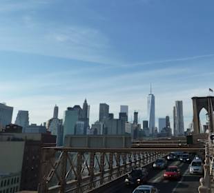 Skyline von Brooklyn Bridge aus gesehen