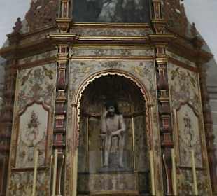 Jesusstatue in der Kirche San Agustin