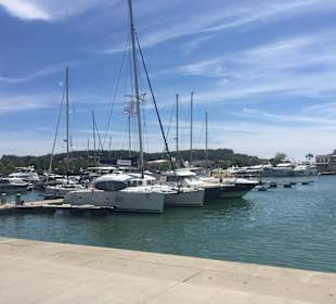Yachthafen Cap Sani