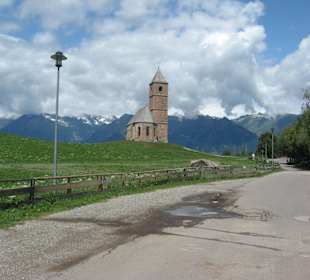 Piazzale antistante alla chiesa