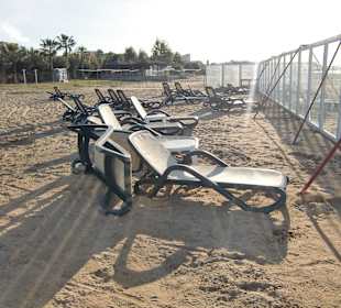 Unaufgeräumter Strand