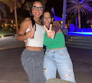 Esra und Rana von der Animation. Power Frauen. Habibti Club Paradisio El Gouna, Red Sea