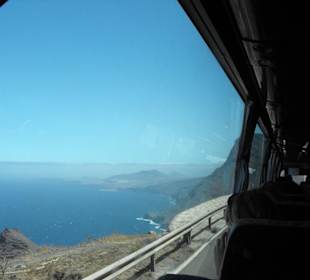 Mit dem Bus durch die Berge