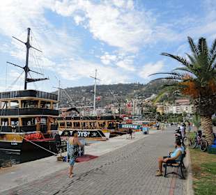 Am Hafen von Alanya