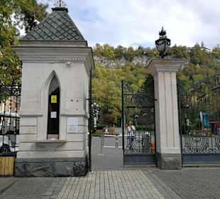 Haupteingang zum Park