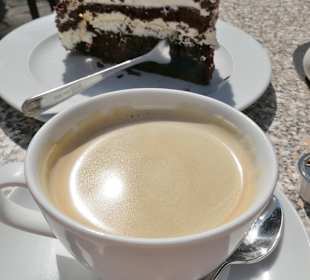 Hundertwasserhaus: Kaffeepause Café Alt Magdeburg