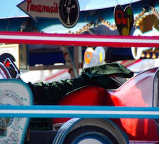 Nostalgie Raupenbahn in Fahrt