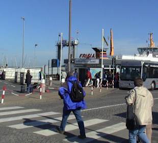 Direkt gegenüber das Abfahrtsterminal