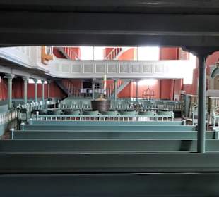 Sitzplätze unter der Empore