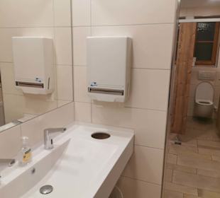 Saubere Herrentoilette